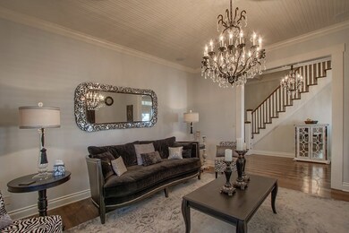 403 W Live Oak St, Fredericksburg, TX 78624 - photo 3