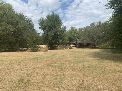 723 S Taylor St, Gainesville, TX 76240 - photo 4