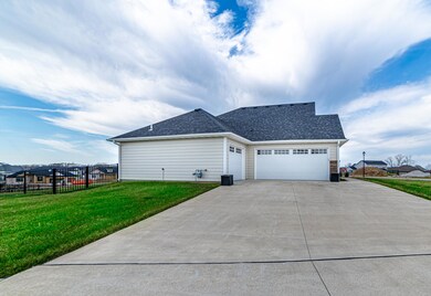 5200-Newbury-way-2