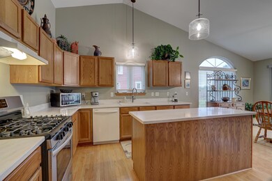 IMG_2144_5_6_7_8Interior01