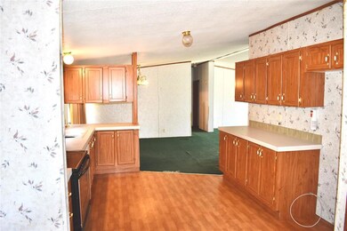 269 Morrow Bend Ln, Gainesville, TX 76240 - photo 6