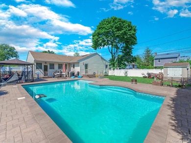 4 Whitebirch Ln, ComMacK, NY 11725 - photo 5