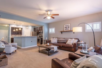 912 Carpenter St Open Great Room & Kitch