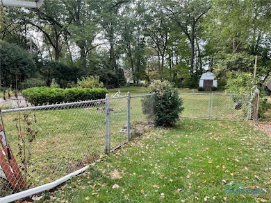 5213 Fairgreen Dr, Toledo, OH 43613 - photo 6