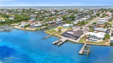 470 Madison Ct, Fort Myers Beach, FL 33931 - photo 7