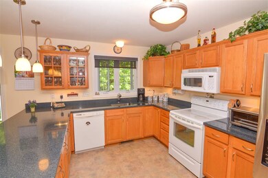 160 Apple Brook Way unit 14, Manchester, NH 03109 - photo 6