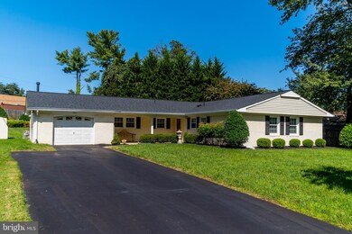 12911 Victoria Heights Dr, Bowie, MD 20715 - photo 2