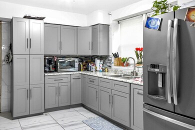 6334 N Mozart St, Chicago, IL 60659 - photo 2