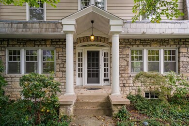 162 W. Jeffrey Pl.