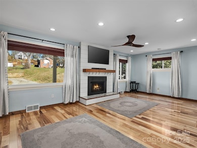 133 Axley St, Canton, NC 28716 - photo 4