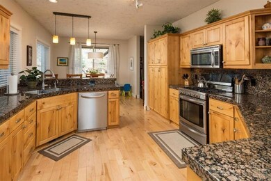 2298 NW Meadow Ct, Bend, OR 97701 - photo 5