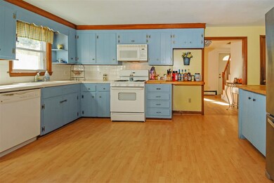 69 Lawrence Rd, MerriMacK, NH 03054 - photo 5