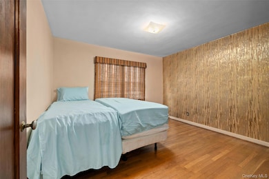 2975 Oceanside Rd, Oceanside, NY 11572 - photo 6