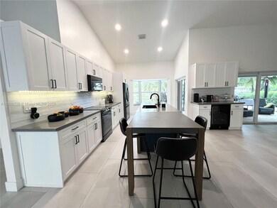 1732 SW 103rd Ln, Davie, FL 33324 - photo 5