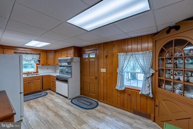 2033 Becker St, Allentown, PA 18106 - photo 5