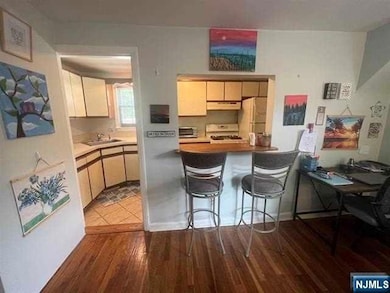 42 7th Ave unit 2, Westwood, NJ 07675 - photo 4