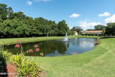 3526 Twisted Tree Ln, Jacksonville, FL 32216 - photo 4