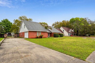 2704 Silhouette Dr, Cantonment, FL 32533 - photo 2
