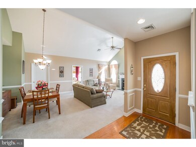 1009 Bordeaux Ln, Pennsburg, PA 18073 - photo 5