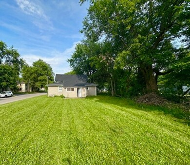 2305 Hendricks St, Anderson, IN 46016 - photo 3