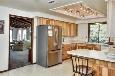 944 Brookdale Ave, Medford, OR 97504 - photo 5