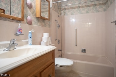 Putnam House unit 233, Union, NJ 07083 - photo 7