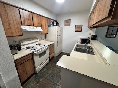 8918 Bissonnet St unit 207, Houston, TX 77074 - photo 2