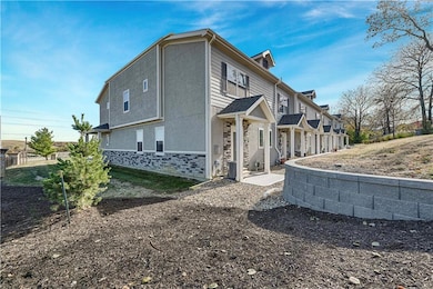 1095 N Findley St, Olathe, KS 66061 - photo 4