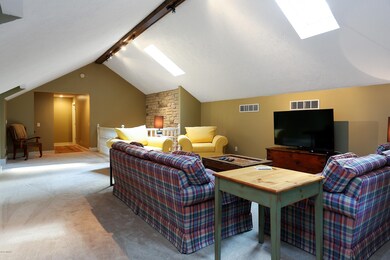 06_13066Groman_3001_FamilyRoom_HiRes