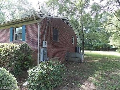 217 Greenvale Rd, Asheboro, NC 27203 - photo 4