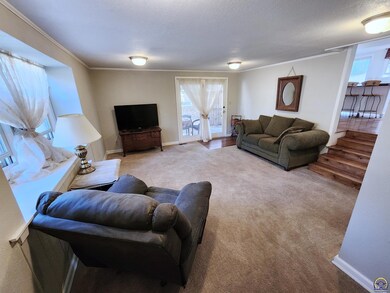 2504 SW Granthurst Ave, Topeka, KS 66611 - photo 4