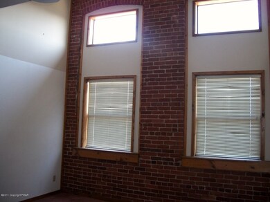 633 Mckinley St unit 101, Hazleton, PA 18201 - photo 4