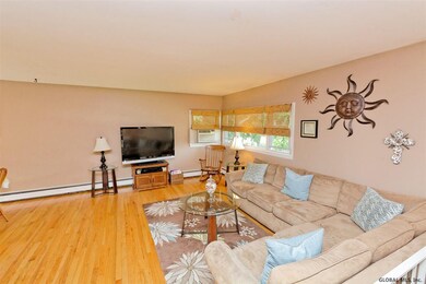 116 S Waldron Ln, Wynantskill, NY 12198 - photo 3