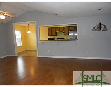 Den/Family/Great Room. vaulted ceilings