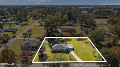 405 Pollock St, Pollocksville, NC 28573 - photo 3