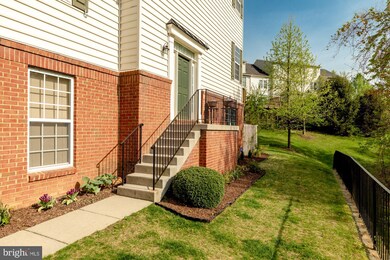 12607 Buckleys Gate Dr, Fairfax, VA 22030 - photo 3