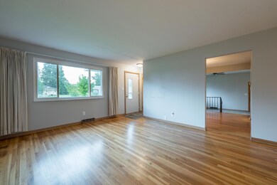 1081 Belden Rd, Columbus, OH 43229 - photo 4