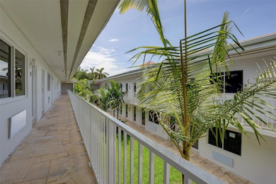 1535 Michigan Ave unit 3, Miami Beach, FL 33139 - photo 5