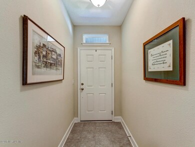 Light-filled entry