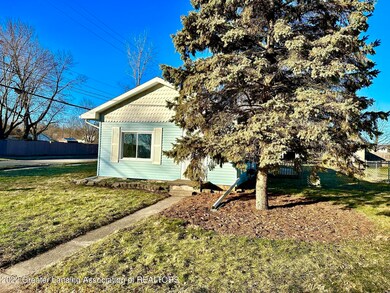 3826 Lowcroft Ave, Lansing, MI 48910 - photo 2