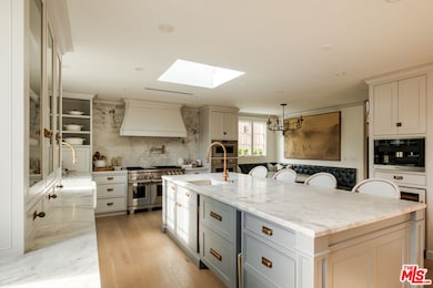 18875 Pasadero Dr, Tarzana, CA 91356 - photo 5