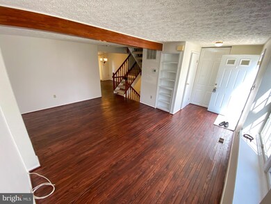 6026 Tree Swallow Ct, Columbia, MD 21044 - photo 3