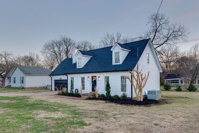 2007 Windsor Dr, Columbia, TN 38401 - photo 3