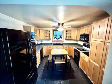 464 Bridgeport Rd, Mount Pleasant, PA 15666 - photo 6