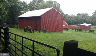 35688 Paxson Rd, Purcellville, VA 20132 - photo 4