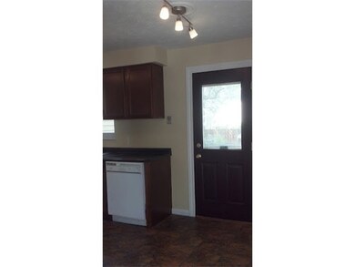 1210 Frisbee Dr, Columbus, OH 43224 - photo 2