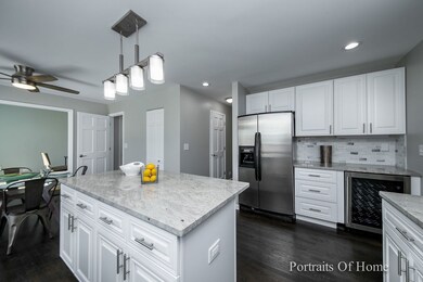 2001 Peach Tree Ln, Algonquin, IL 60102 - photo 6