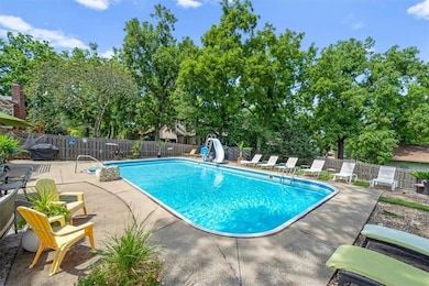 Patio chairs stay! Turf is between the chairs so you never have to walk on rocks to sunbathe
