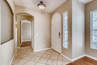 6-134771473-08 Foyer