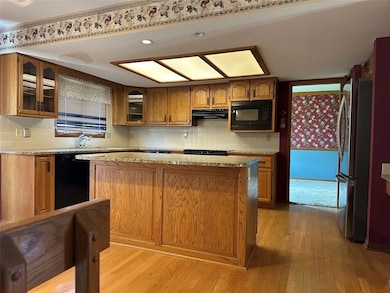 521 51st St, West Des Moines, IA 50265 - photo 3